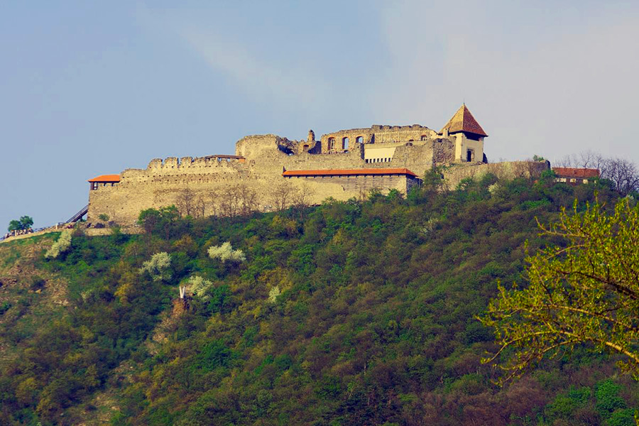 Старинная крепость
